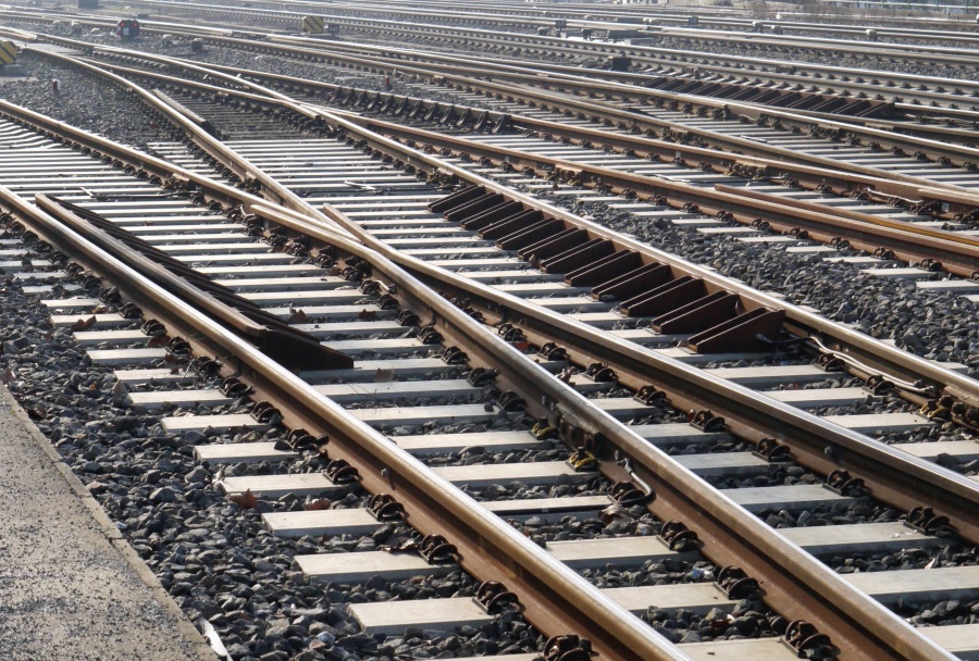 Obra ferroviaria de Agrocivil: vías y desvío particular para transporte de granos